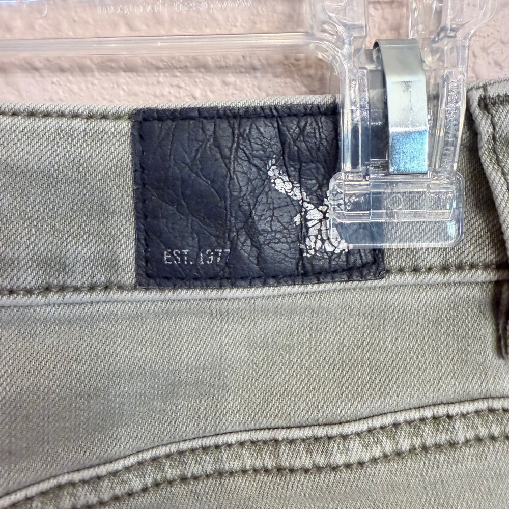 American Eagle Hi-Rise Shortie Olive Green Raw Hem Denim Shorts Womens 6 - Picture 5 of 8